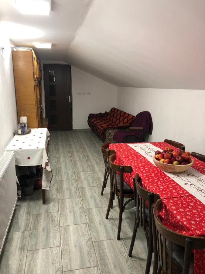 Hotel Casuta Bunicilor Isverna Exteriér fotografie